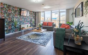 Movie House Executive Suite - Secure Free Parking